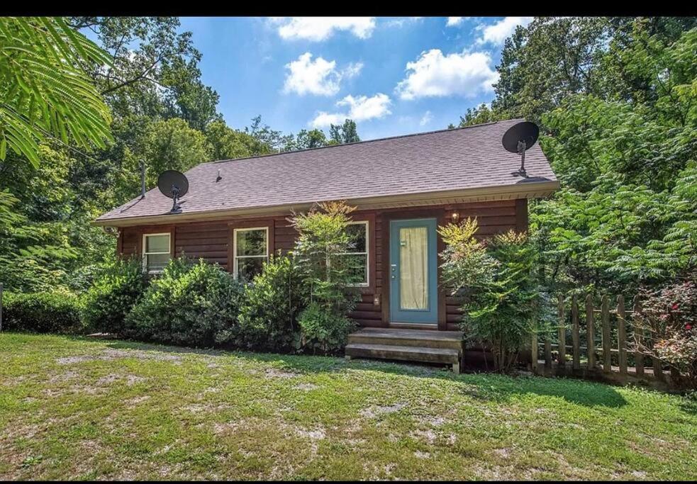 Smokey Mountain Retreat, Hot Tub, Game Room, Sleeps 8! Гатлинбург Экстерьер фото